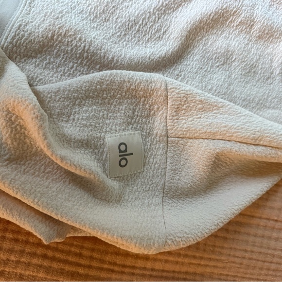 ALO Yoga Cream Textured Pullover - Picture 3 of 4